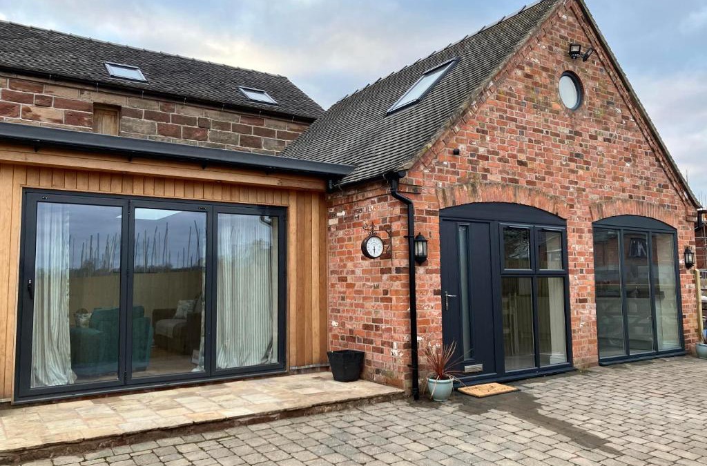 Alton House | Honeyberry Cottage -PART OF ALTON COTTAGES