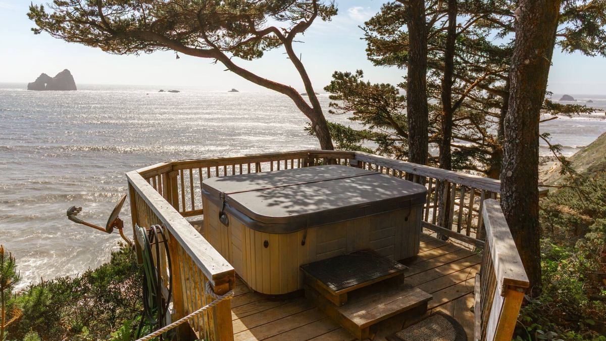 Gold Beach House | Honeymoon Cove- Exclusive Beach, Ocean View & Spa