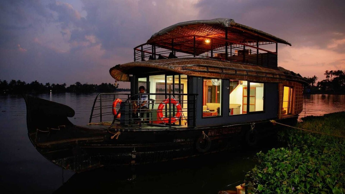 Alappuzha Boat Rental | Honeymoon Houseboat