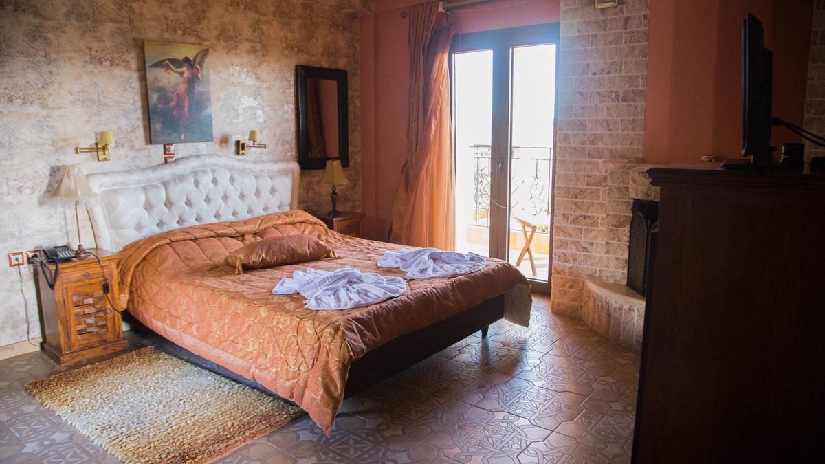 Krionerion Apartment | Honeymoon Suite Two Space Apartment