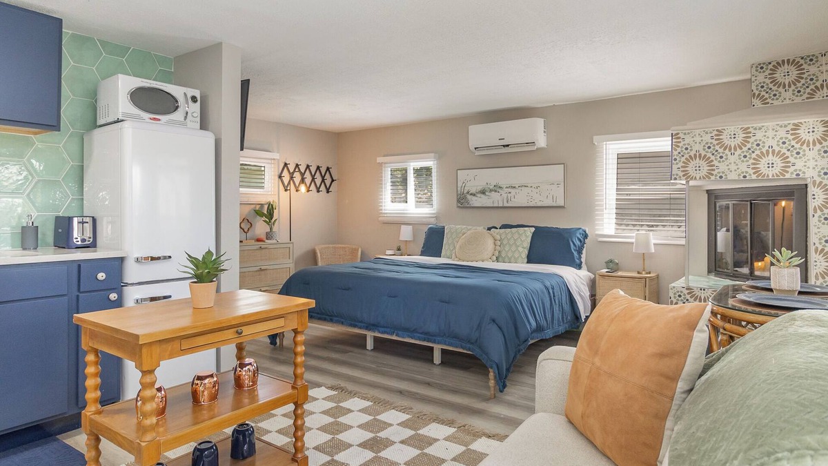 Michigan City Apartment | Honeymooner's Hut: Stylish/Stocked Studio for Two
