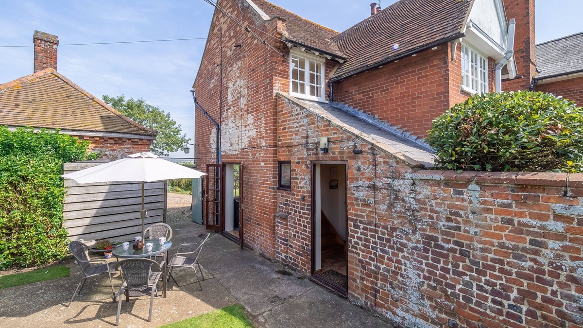 Falkenham Cottage | Honeypot Cottage, Falkenham