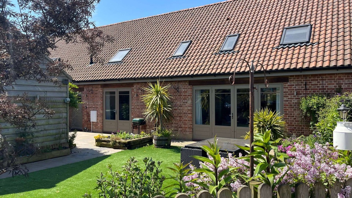 Martham House | Honeysuckle Barn, Martham