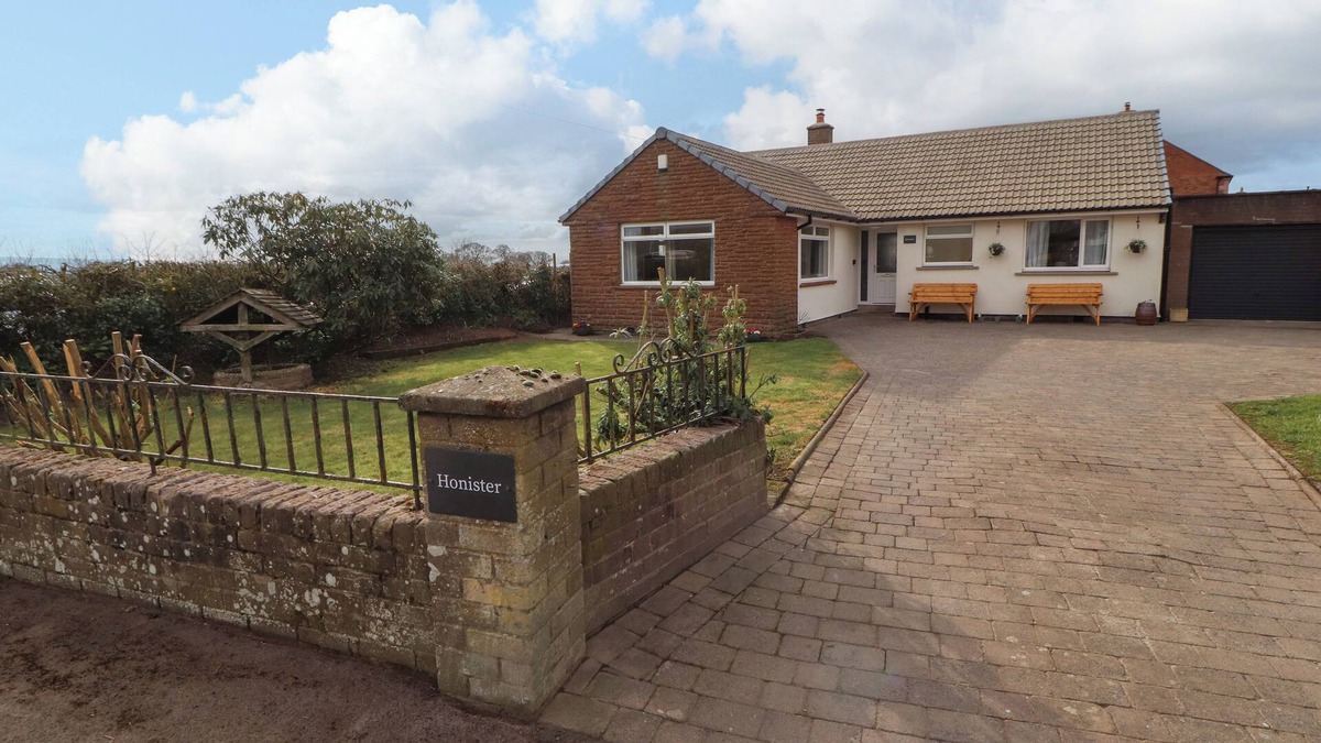 Carlisle House | HONISTER, pet friendly, with a garden in Carlisle