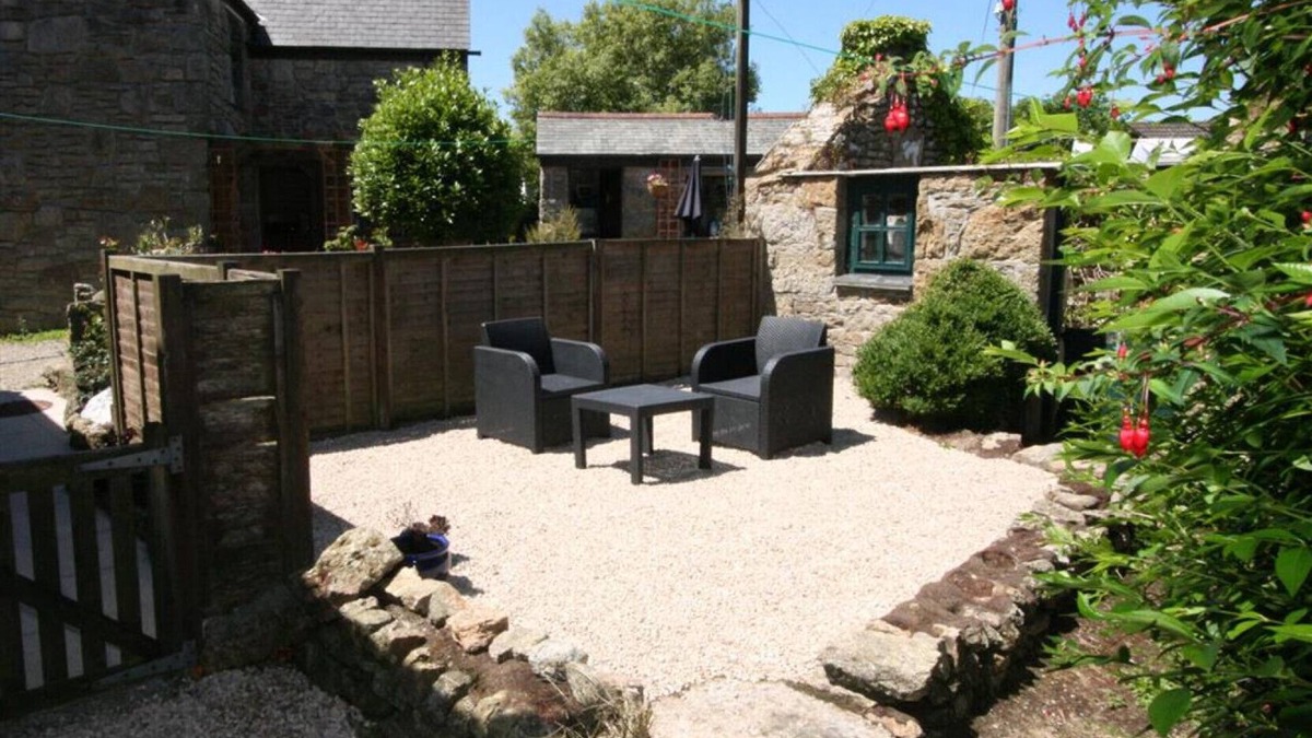 St. Buryan Cottage | Honnor Cottage, in the quiet village of St Buryan