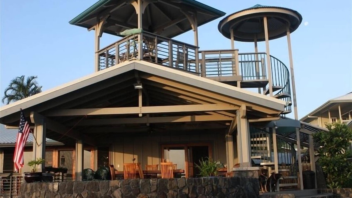 Hilo Apartment | Honolii Black Sand Beach Vacation Rental
