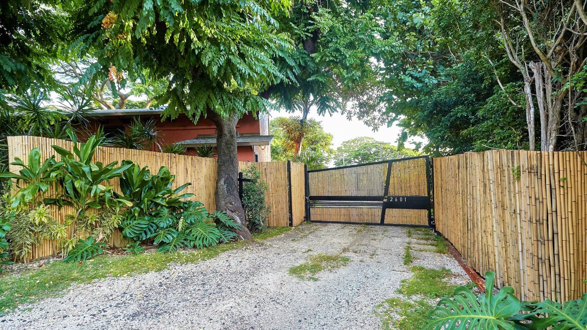 Makiki Cottage | Honolulu 2 bedroom Cottage