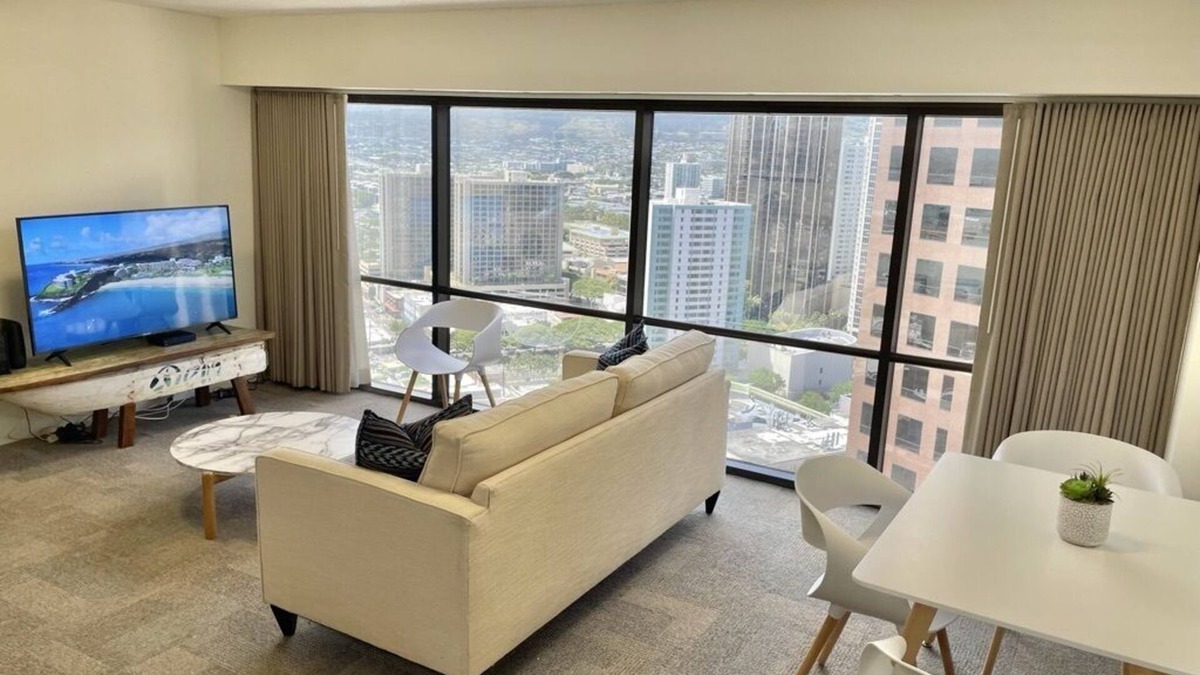 Downtown Honolulu Apartment | Honolulu Urban Oasis, Experience Breathtaking Views from Your Downtown Apartment