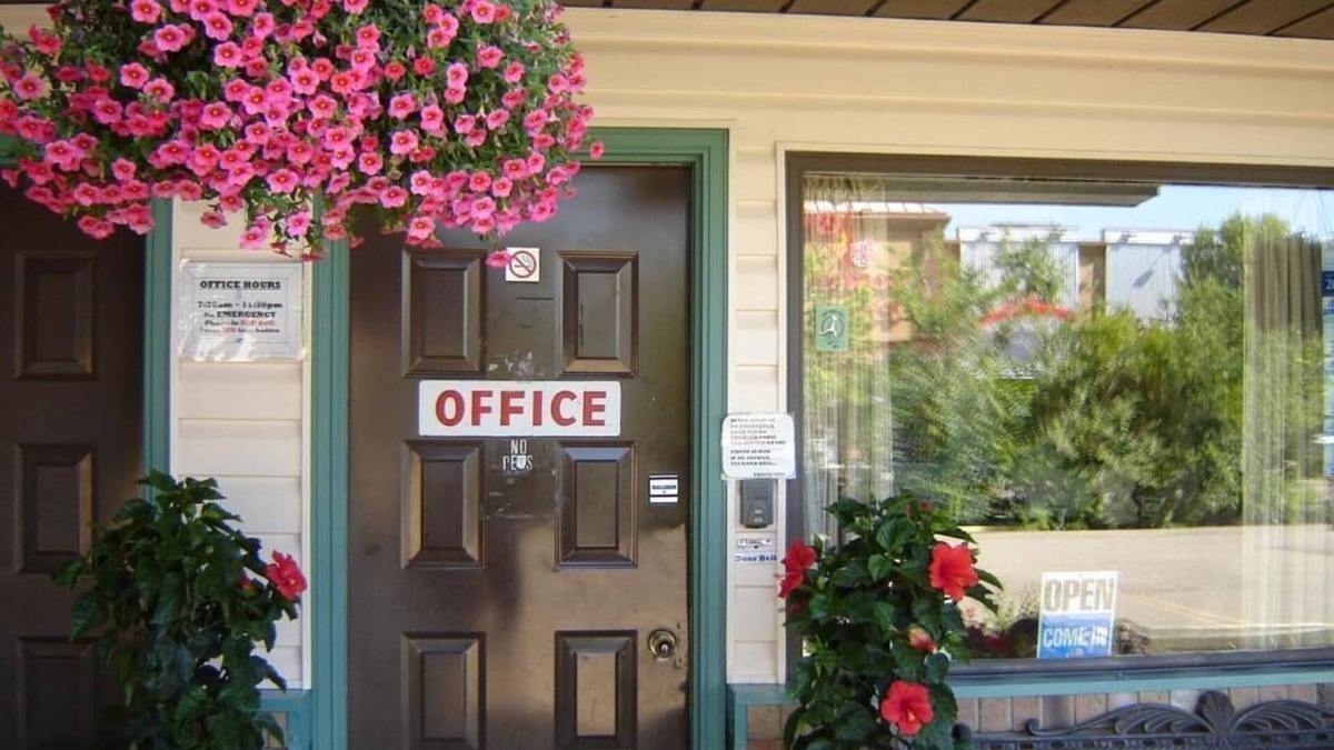 Drumheller Hotel | HOO - DOO MOTEL