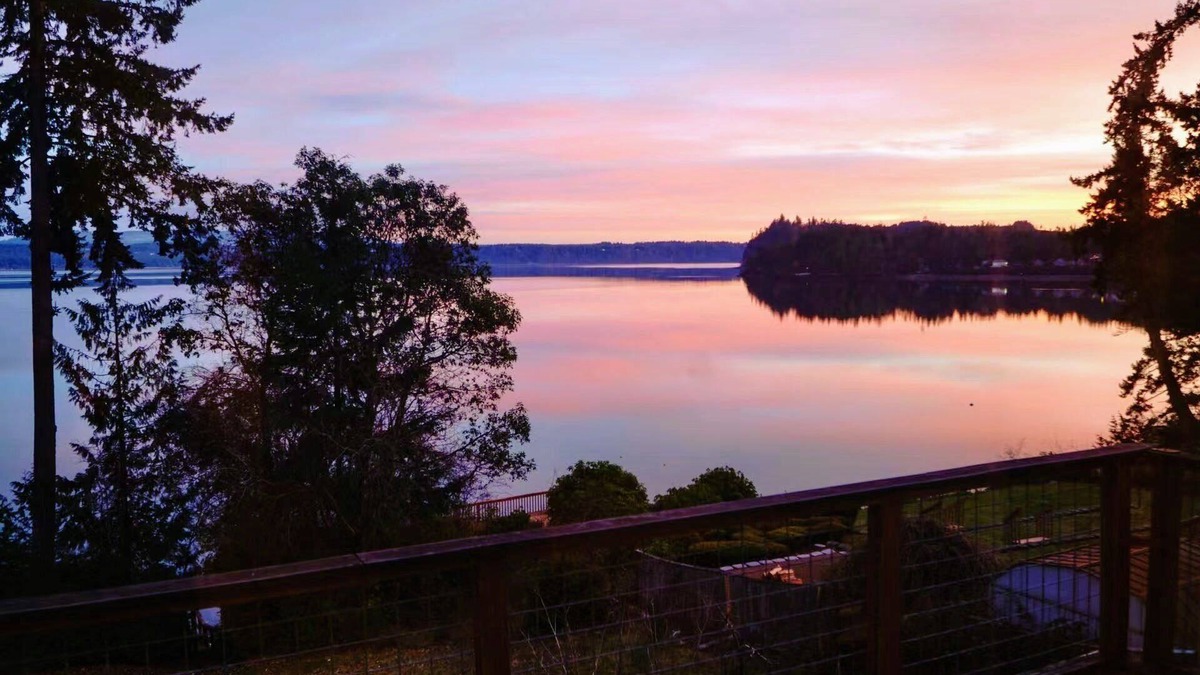 Brinnon House | Hood Canal Hideway Waterfront home