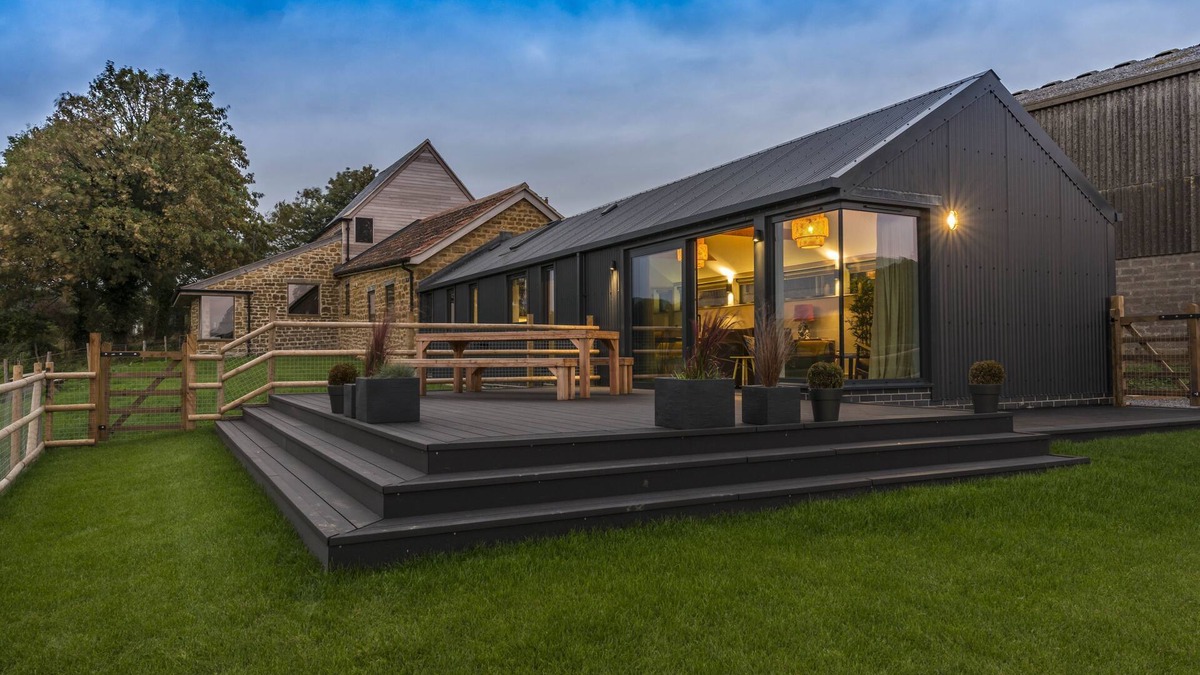 Bridport House | Hoods - A stylish former milking parlour with outstanding rural views of Dorset.