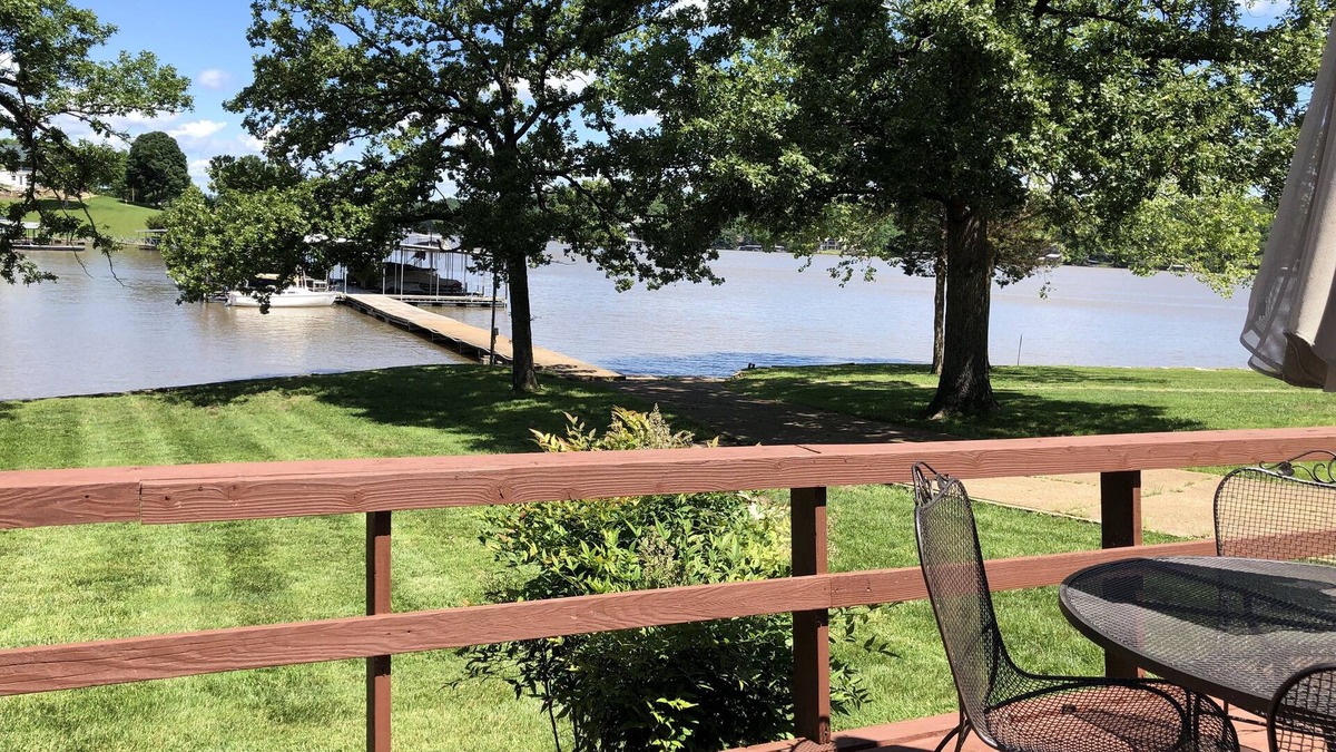 Roach House | 'Hook House' Lakefront home in quiet cove with beautiful view.