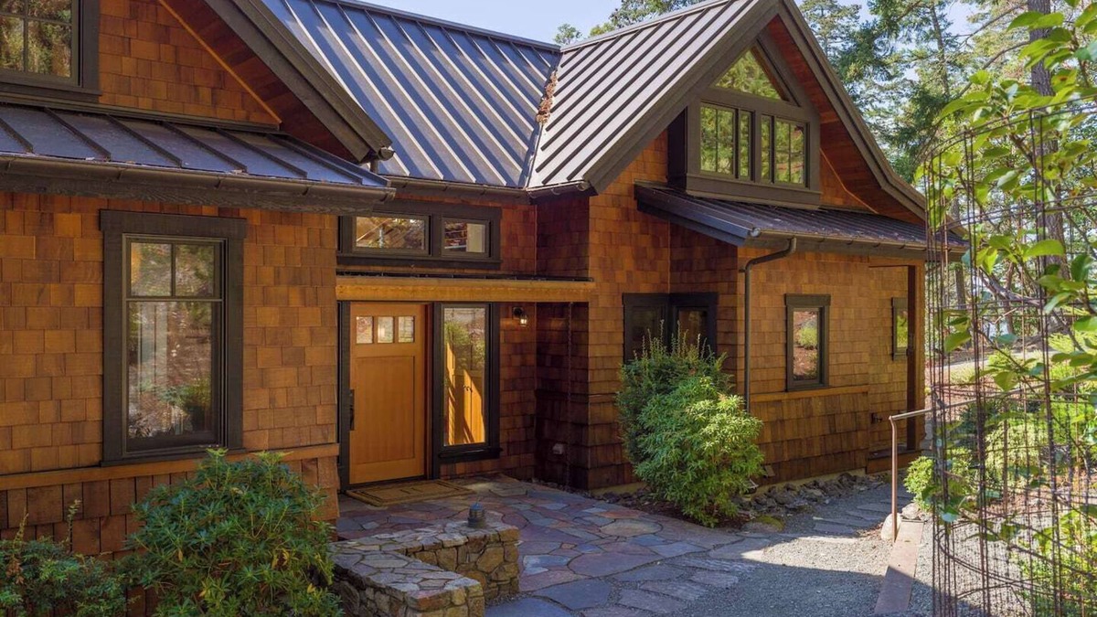 Orcas House | Hook's Nest-Magnificent Waterfront Luxe Home, Chef's Kitchen, Outdoor Fireplace, Close to Adventure