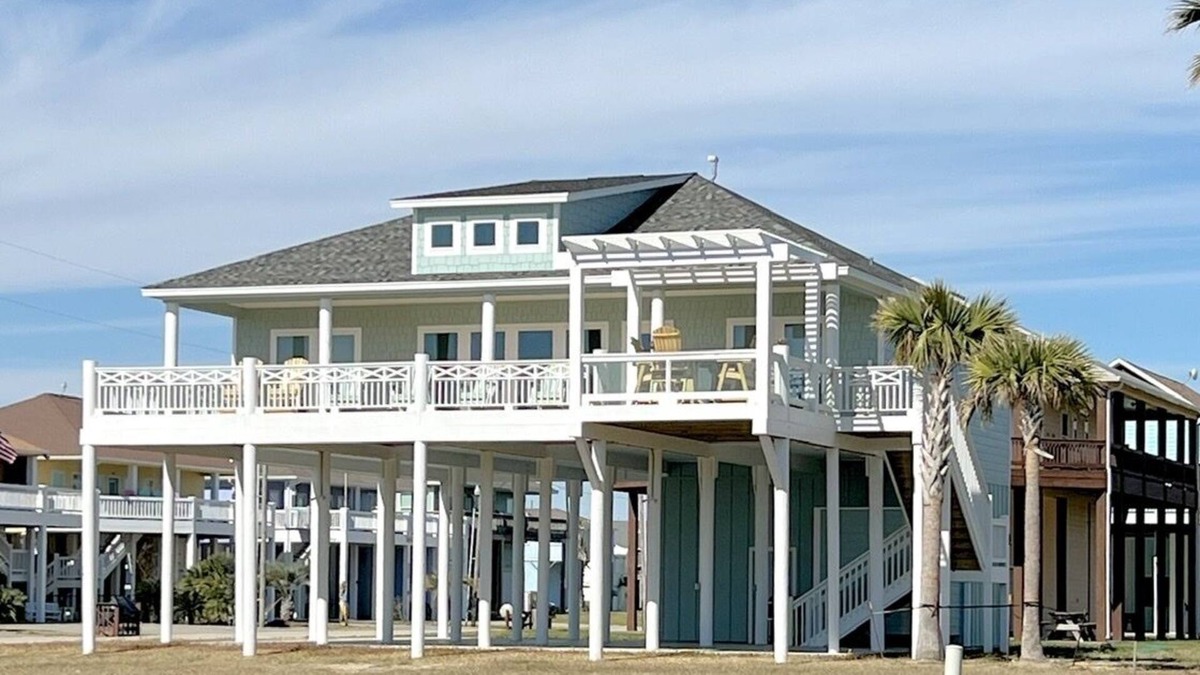 Port Bolivar House | Hooked On A Feeling - 2nd row, Great views, beautiful house! Sleeps 13