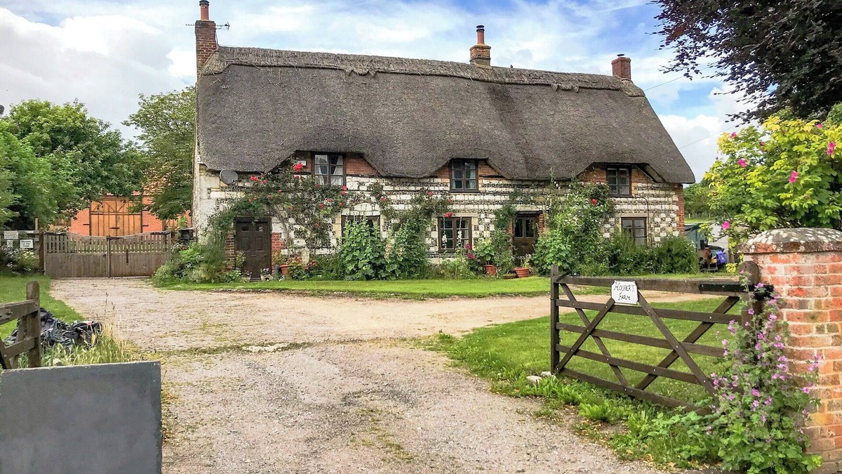 Alton Barnes Cottage | Hoopers Farmhouse - UK36307