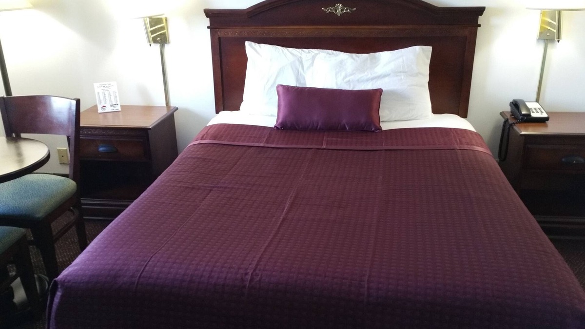 Portland Hotel | Hoosier Inn