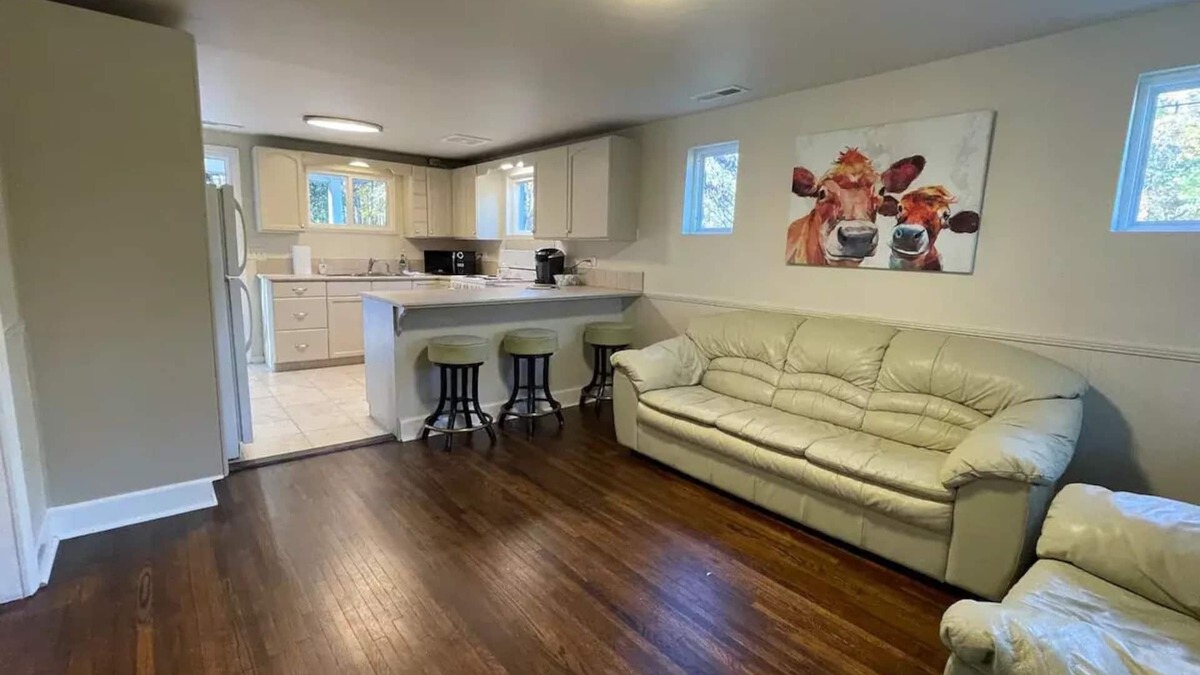 Shannon House | Hoover Met, RTJ Golf, UAB. Close to BHM Essentials