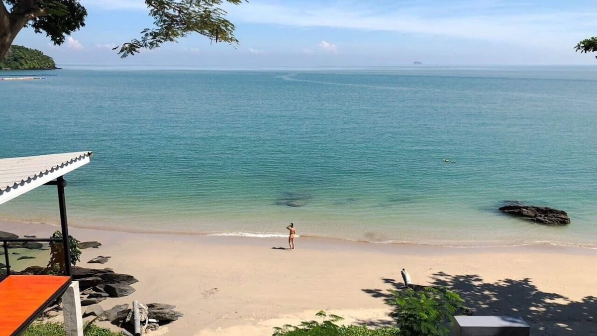 Siray Villa | HOP FROM POOL TO SEA IN PHUKET