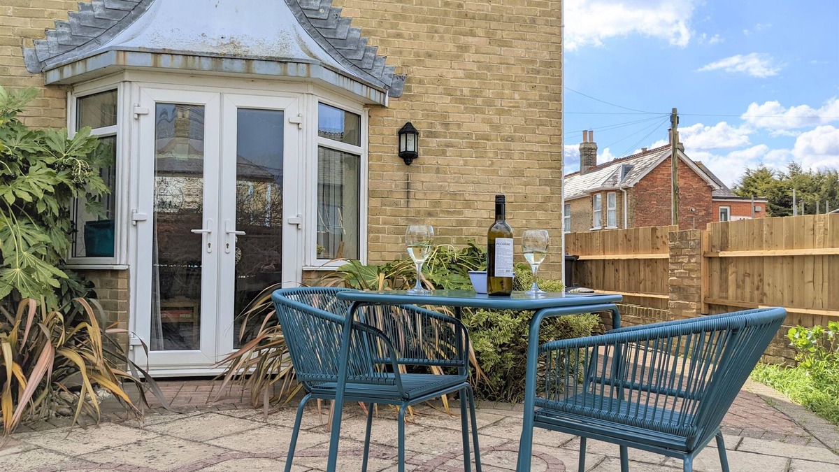 East Cowes House | Hope House is a modern 3 bedroom town house located in the town of East Cowes.
