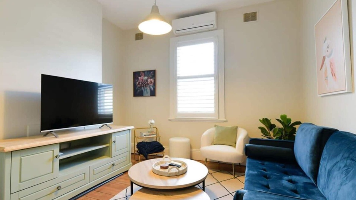 Bathurst Apartment | Hope St Cottage I - Historic Haven, Mountain Views