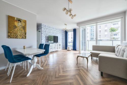 Nowy Port Apartment | Horizon 3 by Grand Apartments