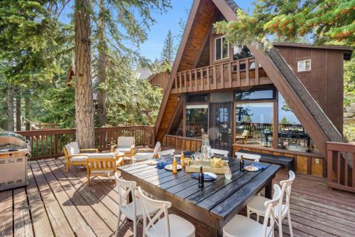 Talmont House | Horizon by AvantStay Stunning A-frame Cabin w Hot Tub Billiards Lake Views