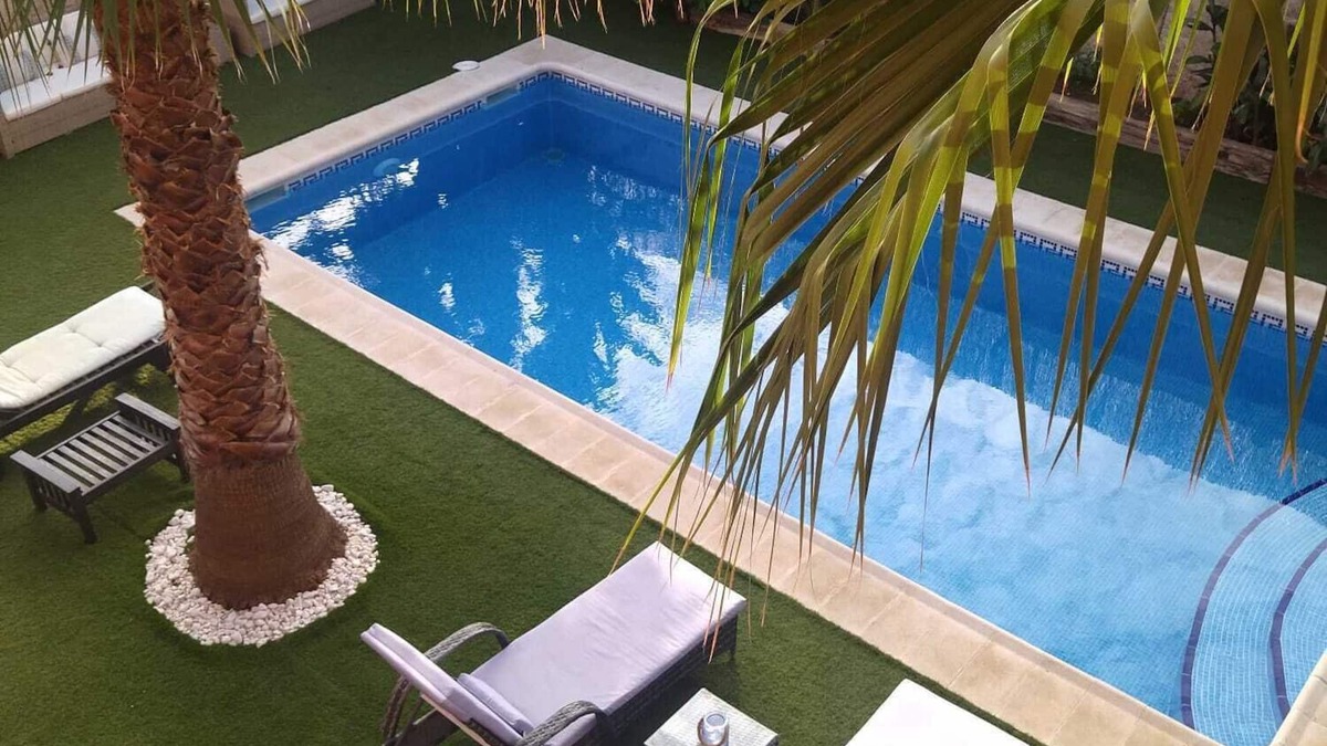Hornachuelos Ski Chalet | HORNACHUELOS.HOUSE WITH POOL LOS CLAVELES.IDEAL FOR FAMILY AND FRIENDS.