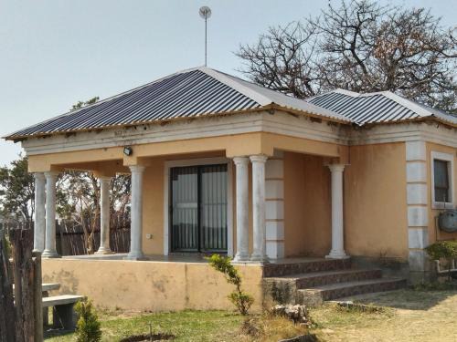 Thorny Bush Game Reserve Apartment | Hornbills lodge bnb
