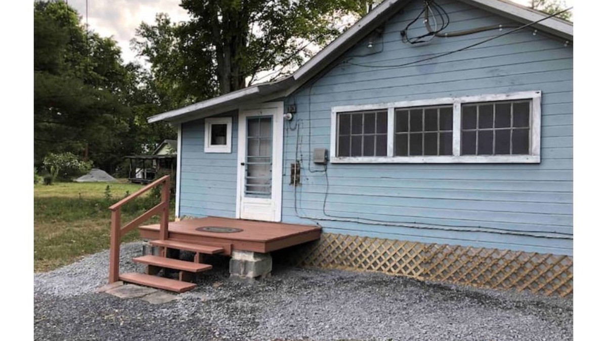 Manns Choice House | Horns Cabins- Mountain View Cabin 2 queen beds!
