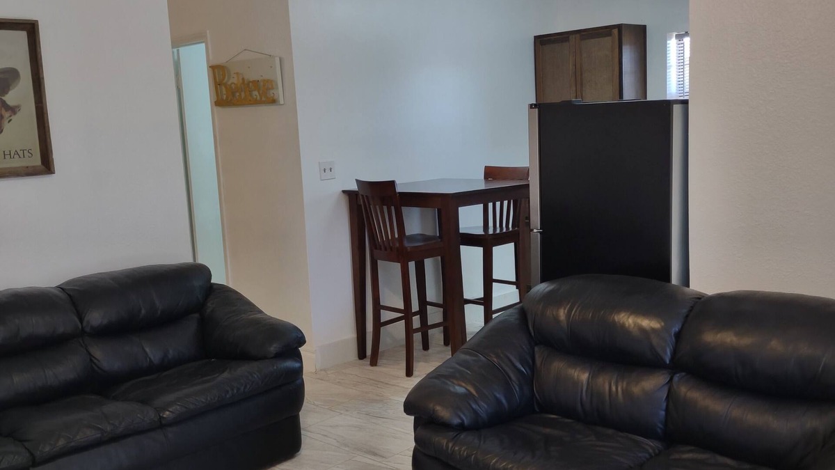 Manchaca House | Horse Ranch House 2 miles to Austin, Remodeled, Relaxed Atmosphere, SXSW Near