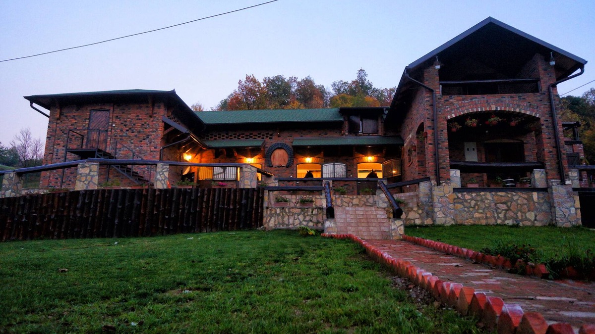 Valjevo House | Horse riding ranch with a hotel and apartment accommodation