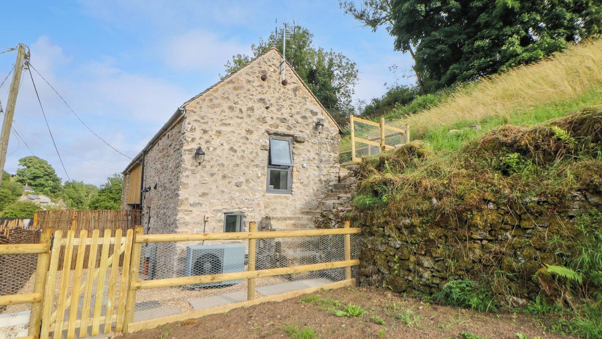 Bonsall Cottage | HORSEDALE BARN, pet friendly, character holiday cottage in Bonsall