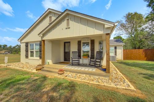 Pittsburg House | Horses Welcome Pittsburg Home Near Wineries!