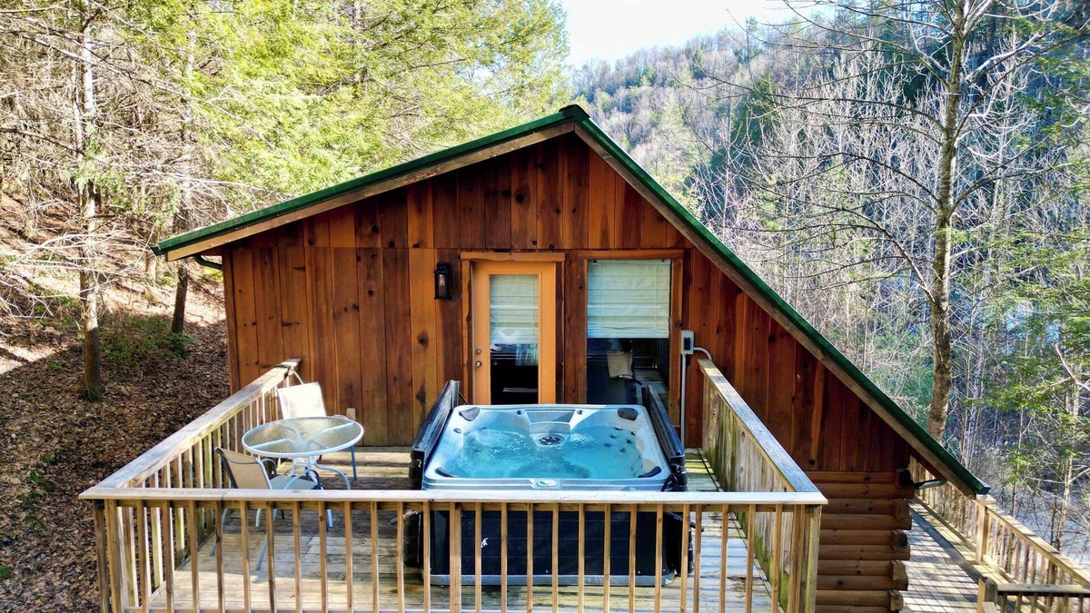 Slade Cabin | Horseshoe Falls-RRG-Hot tub!