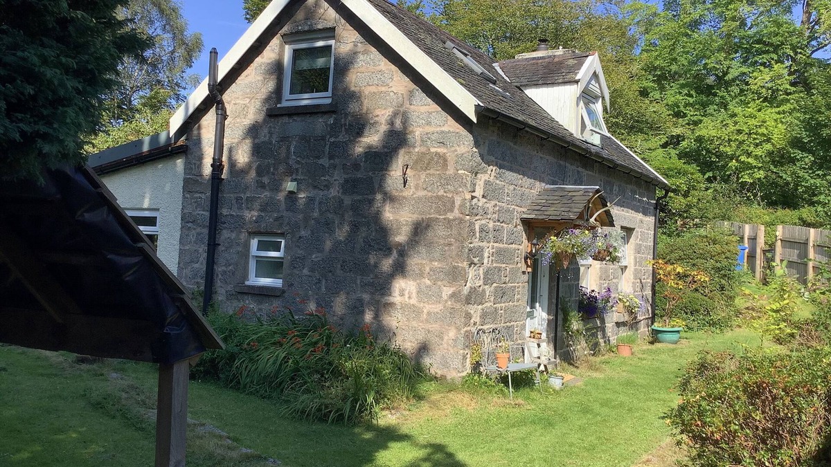 Strontian Cottage | HORSLEY COTTAGE, pet friendly, character holiday cottage in Strontian
