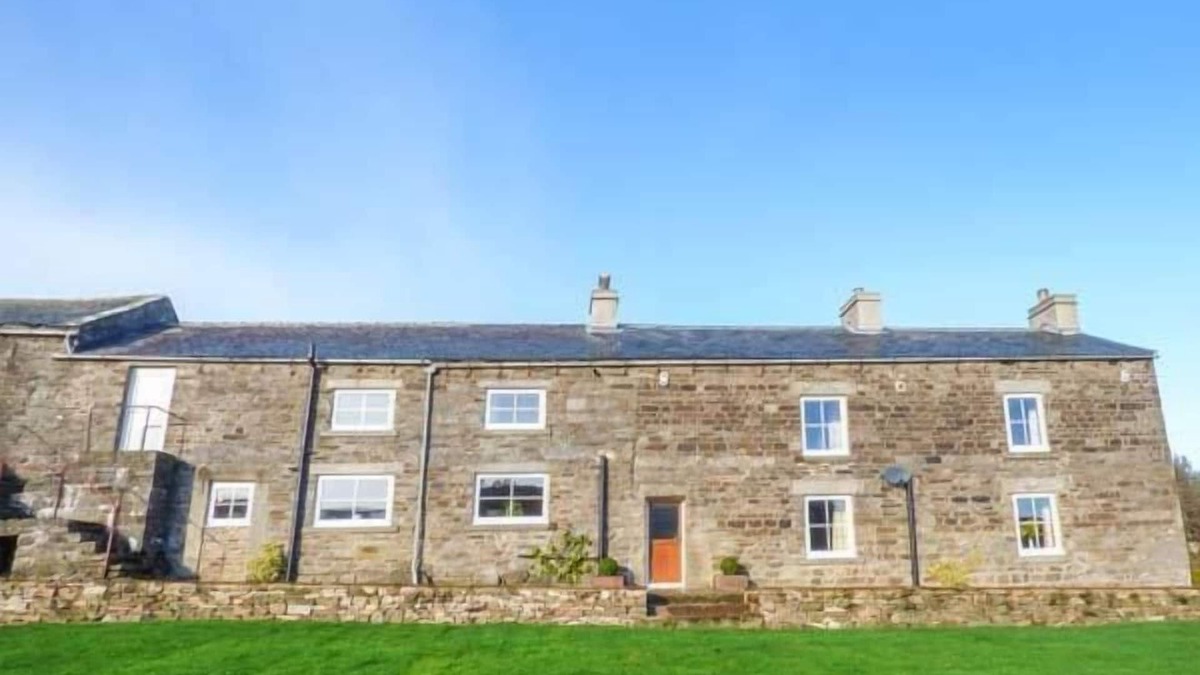 Eastgate Cottage | HORSLEY HEAD HOLIDAYS, family friendly, with open fire in Eastgate