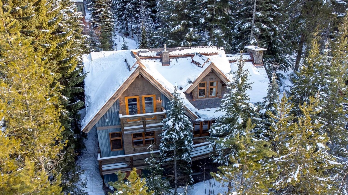 Upper Village Ski Chalet | Horstman Chalet 4914 Blackcomb Benchlands w/ Free Shuttle
