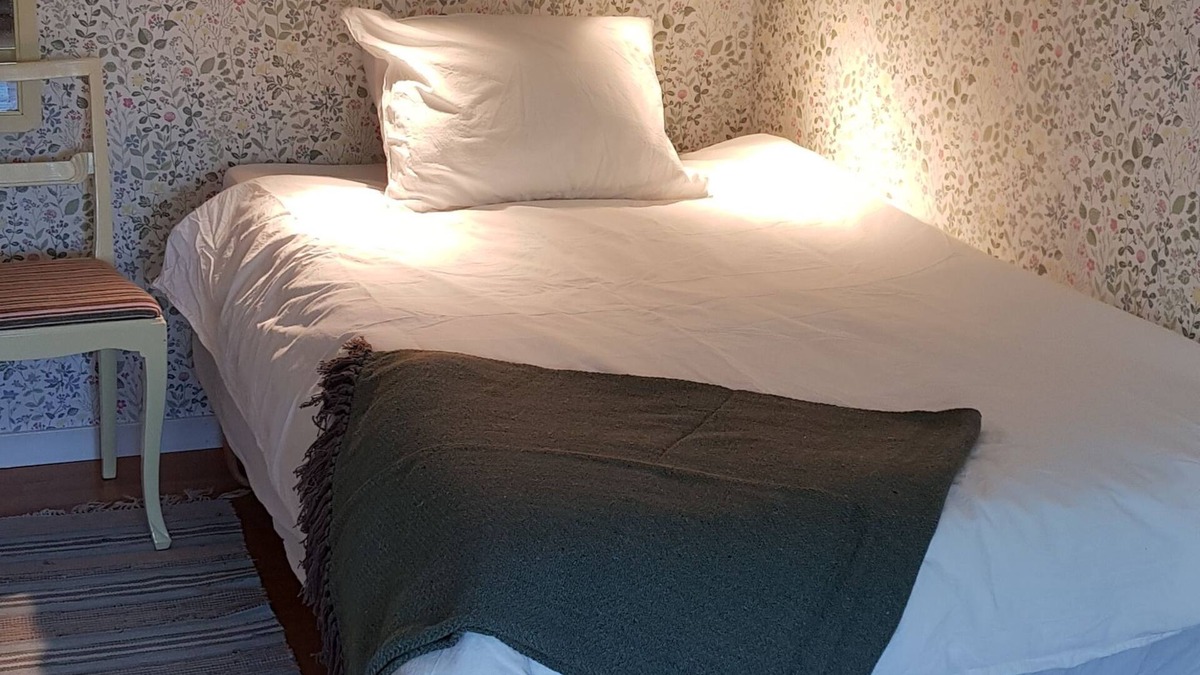 Storlinge Bed & Breakfast | Horvan Bokkafé & Bed & Breakfast