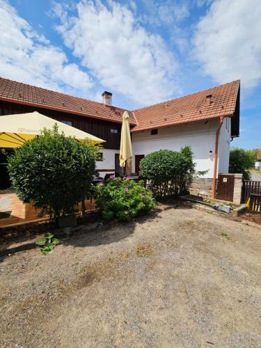 Dolni Bousov House | Hospůdka u Zvoničky