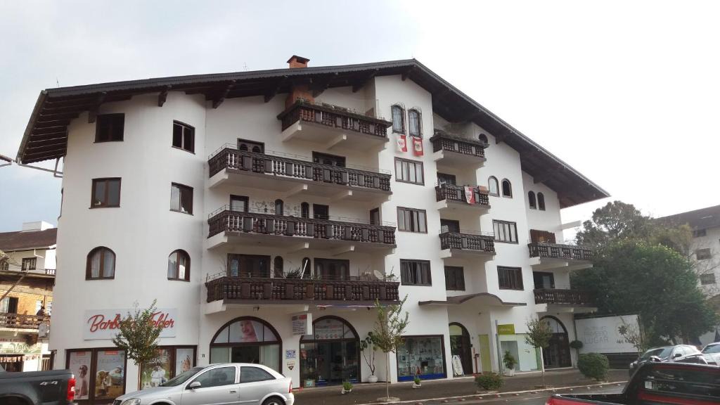 Treze Tilias Apartment | Hospedagem da Escultora