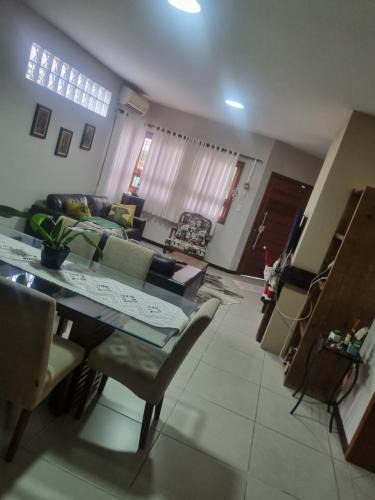 Centro House | Hospedagem Sil e Jean quarto família, cozinha compartilhada com outros hóspedes