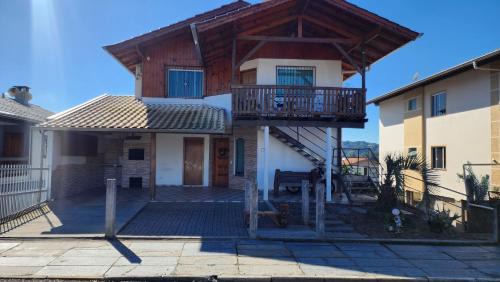 Treze Tilias House | Hospedaria Klagemberg