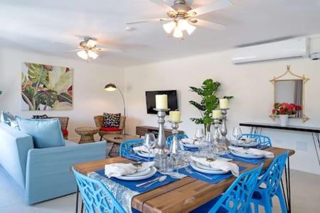 Montego Bay Apartment | Hospitality Expert CHA3 - Pool Beach Hip-Strip