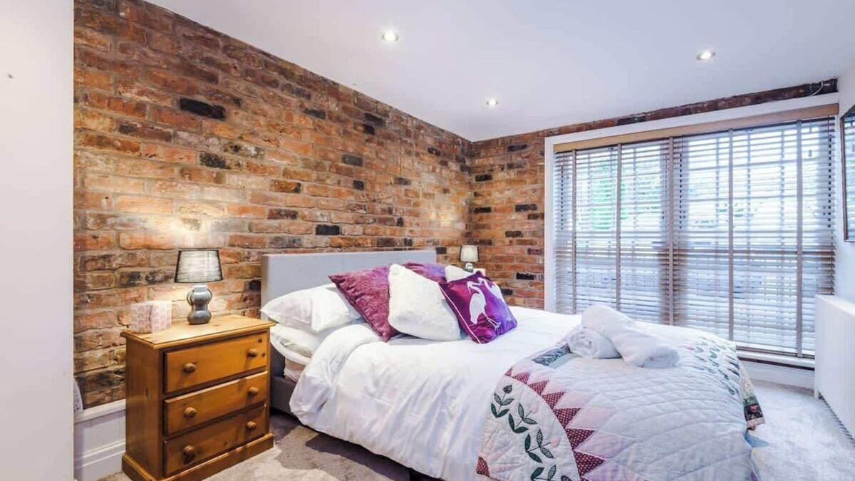 Sandbach House | Host & Stay | Belvedere House