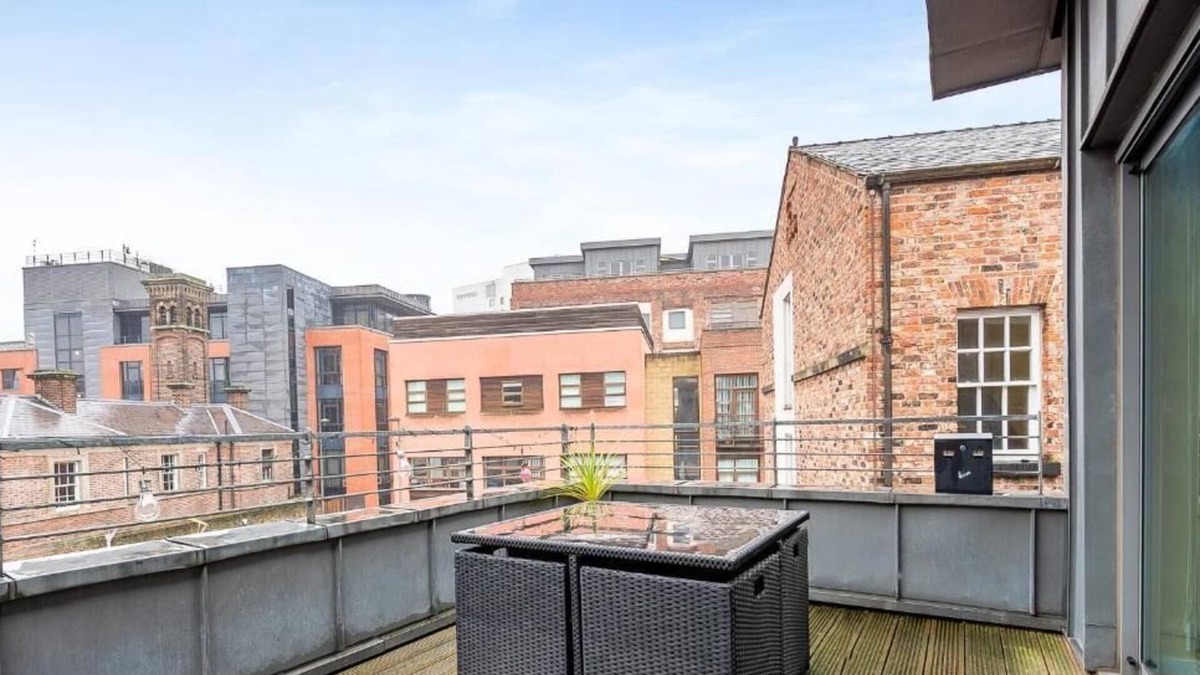 Liverpool City Centre Apartment | Host & Stay | Campbell Square Roof Terrace Apartment