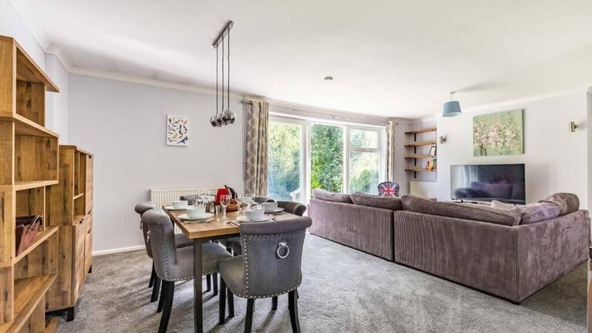 Coltishall House | Host & Stay | Church Close