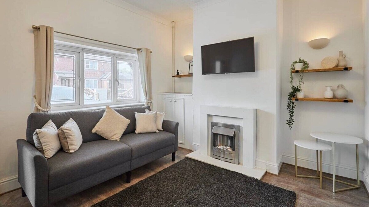 Lowton House | Host & Stay | Church Street