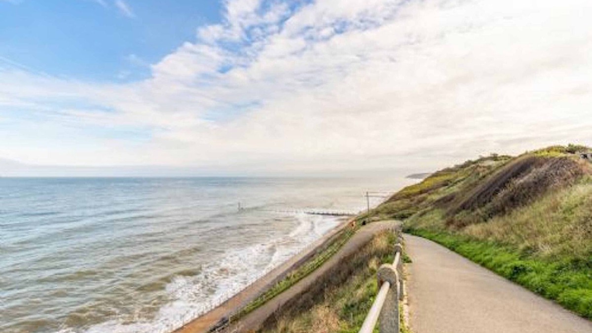 Overstrand Apartment | Host & Stay | Coastal Retreat