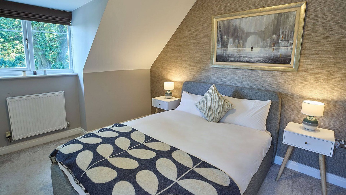 Barnt Green Apartment | Host & Stay | Danford Court