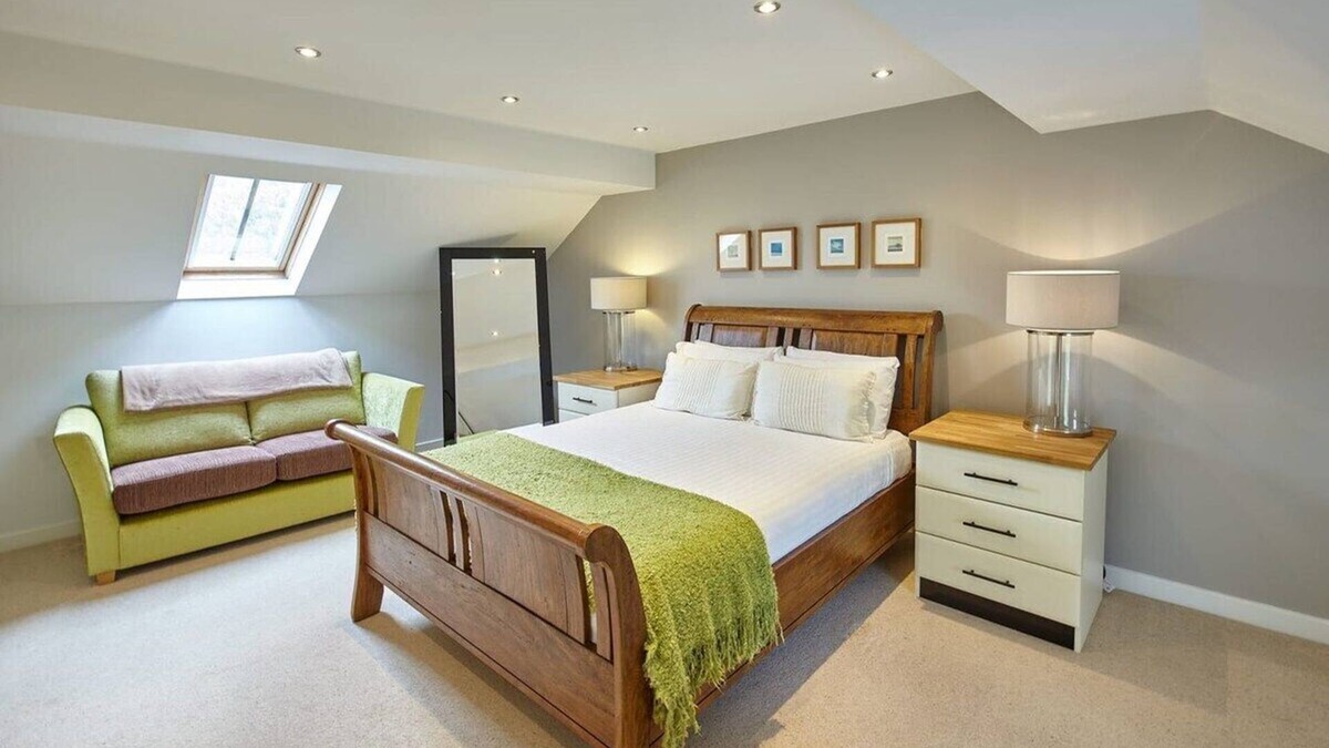 Newton by the Sea House | Host & Stay | Doray House
